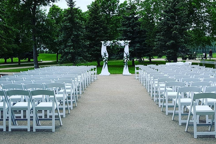 ceremonial wedding aisle with arch
